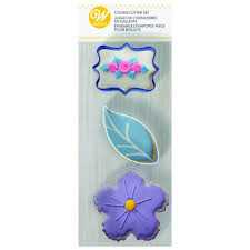 CORTADORES GALLETAS FLORES ORLAS WILTON 3PZA
